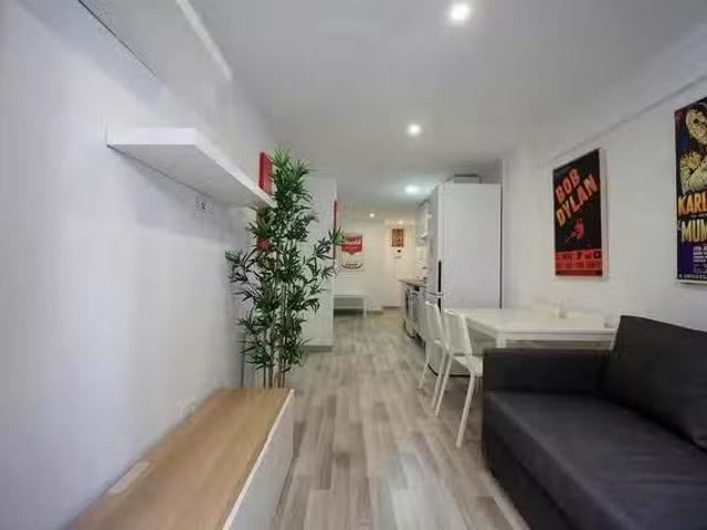 Bonito Piso de 1 habitación en Avenida de Nuestra Señora de Fá.