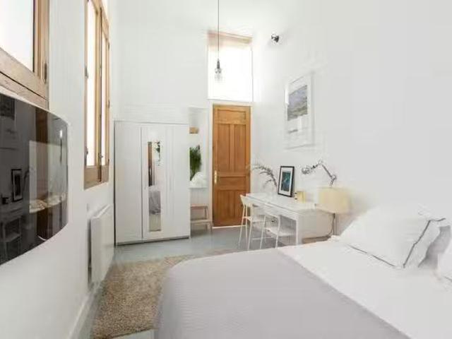 ¡Recién llegado! Piso de 1 habitación en Calle de Ave María, E.