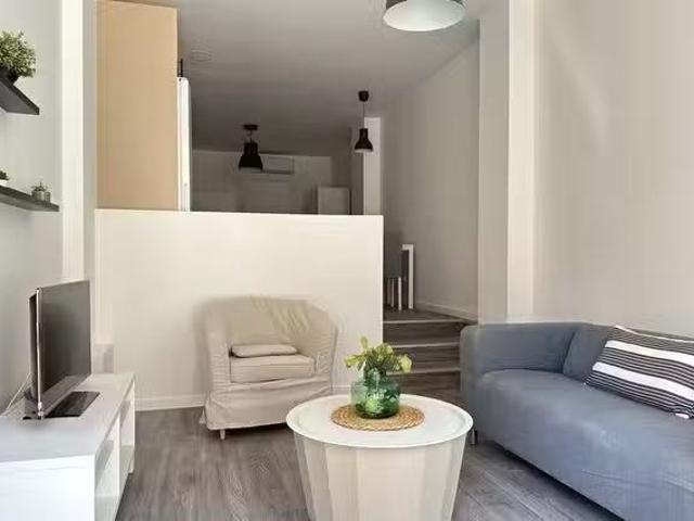 ¡Renta! Piso de 1 habitación en Calle de Pradales