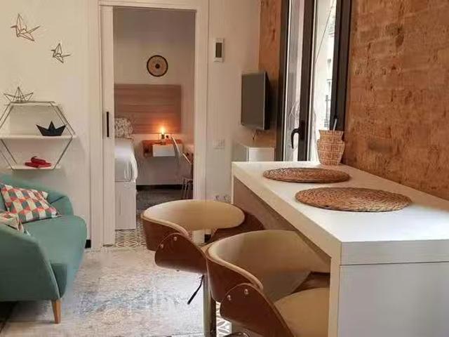Encantador Piso de 1 habitación en Carrer de la Sal