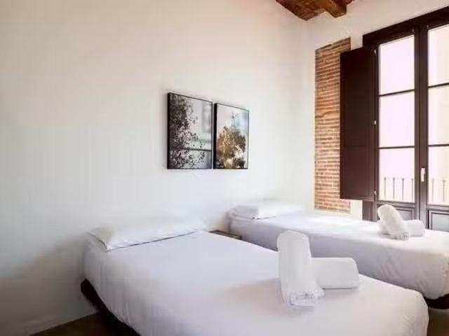 ¡Recién llegado! Piso de 1 habitación en Carrer de Pelai