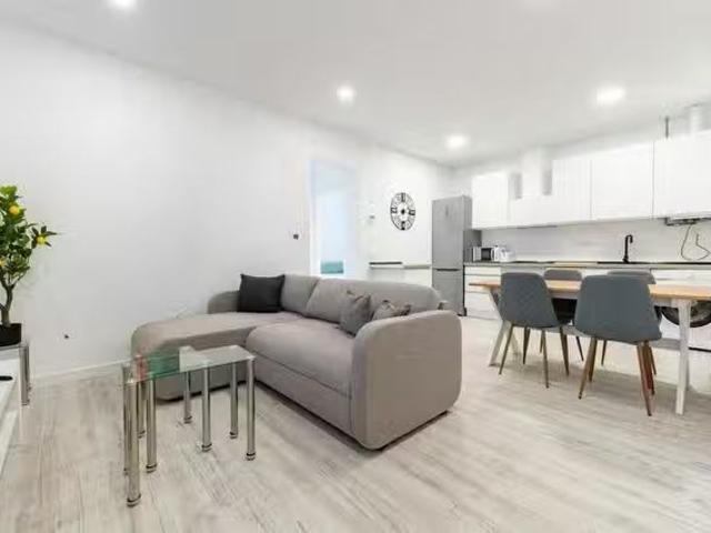 Único Piso de 1 habitación en Ronda de Segovia, Arganzuela