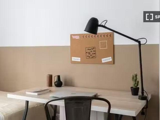Bonito Se alquila habitación en apartamento de 2 dormitorios e.