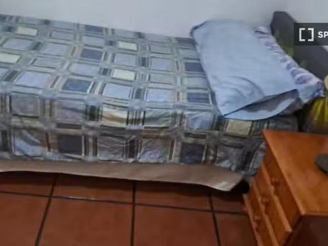 Nuevo Se alquila habitación en Los Cármenes, Madrid