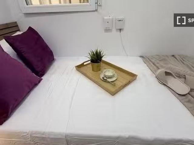Nuevo Se alquila habitación en piso compartido de 4 habitacion.