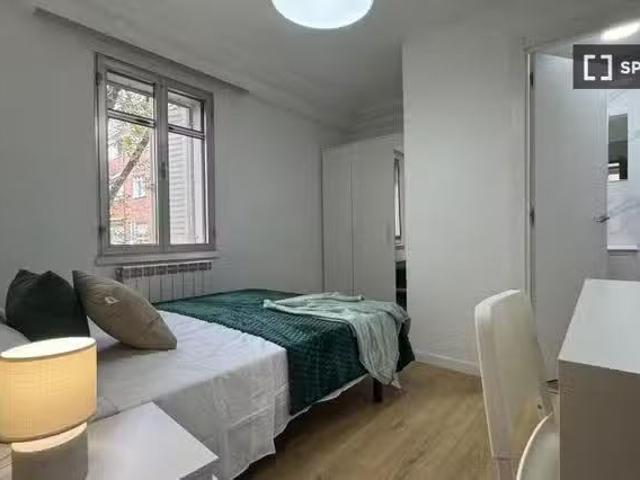 ¡En alquiler! Se alquila habitación en piso compartido de 4 ha.