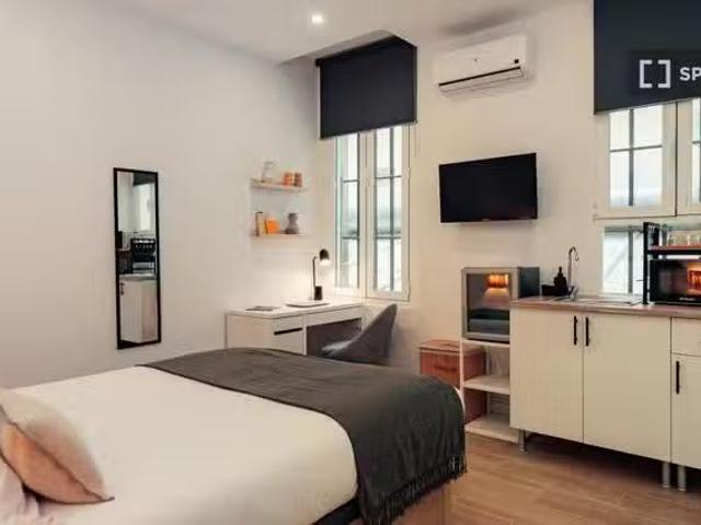 Acogedor Se alquila habitación en piso compartido en Barcelona