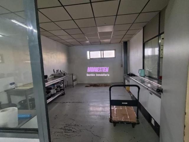 Unidad industrial en venta Badalona