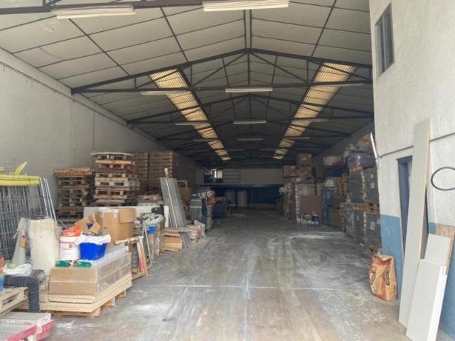 Unidad industrial en venta Canovelles