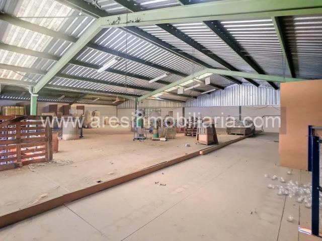 Unidad industrial en venta Écija