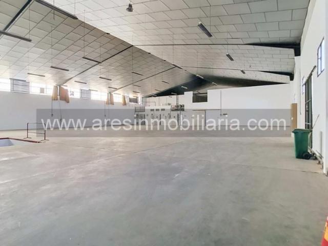 Unidad industrial en venta Écija