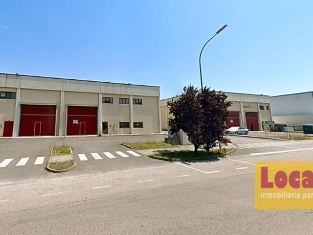 Unidad industrial en venta Los Corrales de Buelna