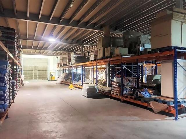 Unidad industrial en venta Los Corrales de Buelna