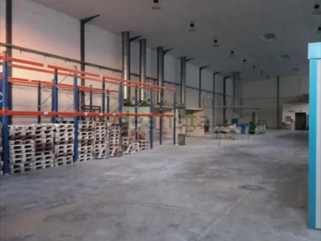 Unidad industrial en venta Lucena