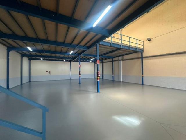 Unidad industrial en venta Sant Feliu de Llobregat
