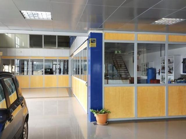 Unidad industrial en venta Sevilla