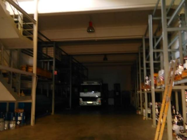 Unidad industrial en venta Sevilla