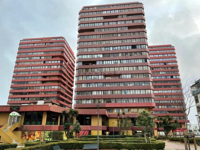 Unidade de Venda a Retalho — Centro Comunitário com Potencia. 600m² Algés, Linda a Velha e Cruz Quebrada Dafundo