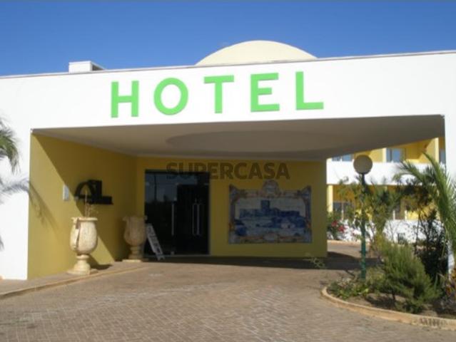 Unidade Hoteleira ’Agarrocha’ Hotel de 3 Estrelas em Pleno Funcionamento | Barrancos