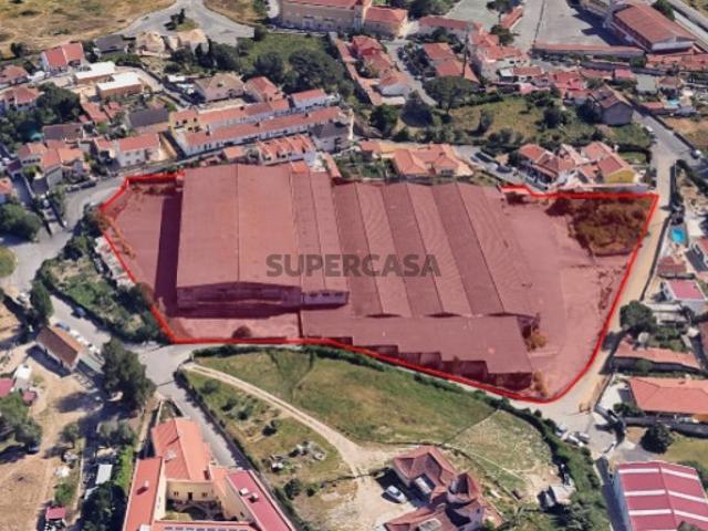 Unidade industrial com 11600m2 de terreno