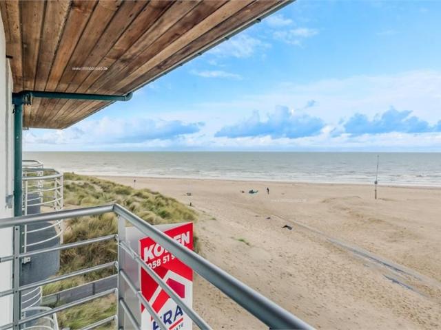 Uniek appartement te koop met zeezicht te Sint Idesbald!
