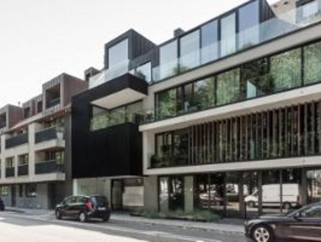 Uniek appartementsgebouw met 5 units en open zicht