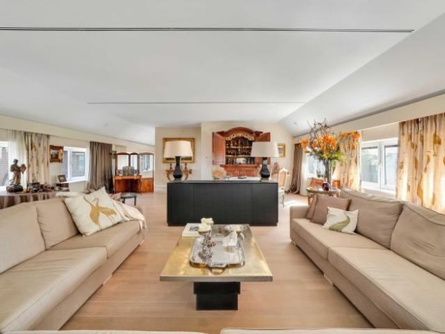 Uniek en prachtig penthouse bj. 2008 295m² woonluxe.