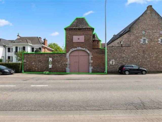 UNIEK PAND BOORDEVOL POTENTIEEL OP EEN TOPLOCATIE IN SINT TR
