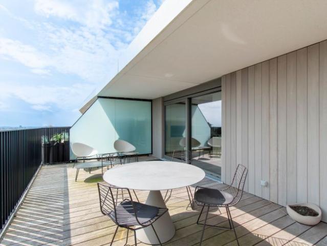 Uniek penthouse in Oostende: 200m² luxe en frontaal zeezicht