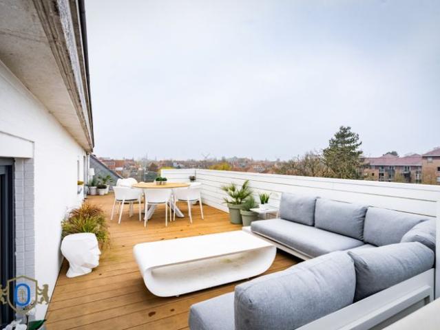 Unieke 2 slpkr loft met enorm terras