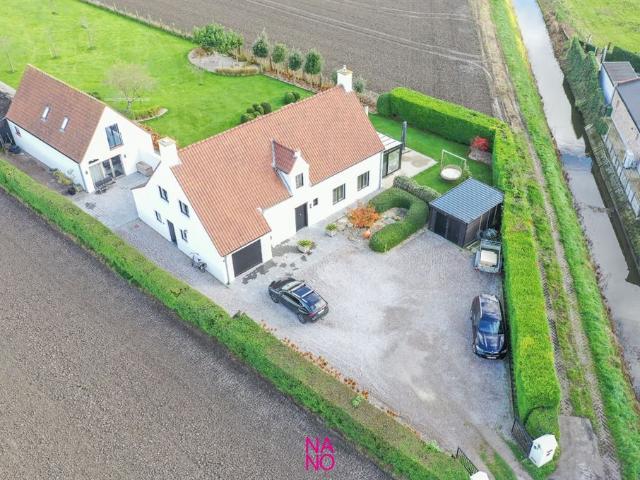 Unieke eigendom 5.510 m² grond vlakbij het centrum van Knokke Heist en toch genietend van een uitzonderlijk open zicht over