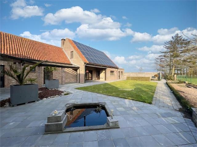 Unieke, landelijke villa op 8310m² + bijgebouw 100m² !