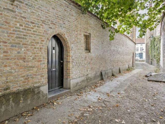 Unieke stadswoning met tuin en garage bij de Sint Annarei in