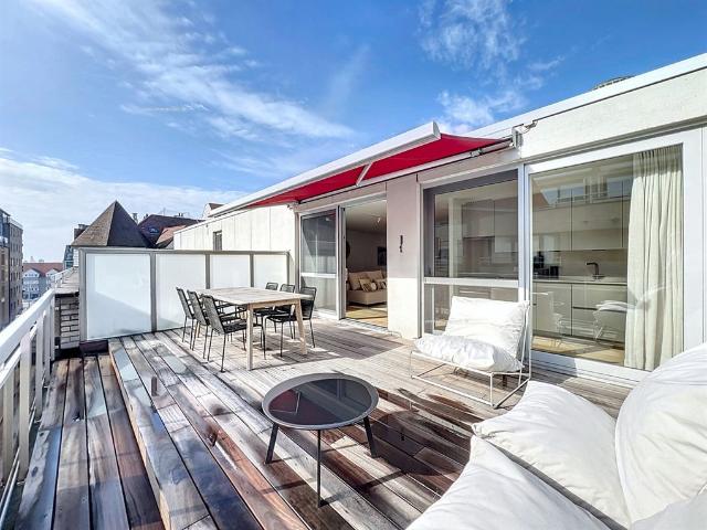 Unieke penthouse met zijdelings zeezicht