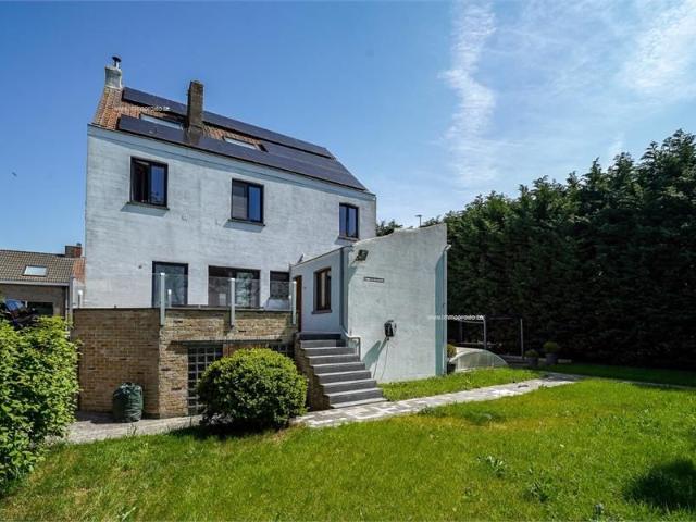 Unieke ruime woning langs het kanaal Plassendale Nieuwpoort