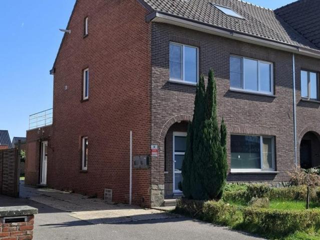 Unieke woning met 2 appartementen te koop in Hasselt