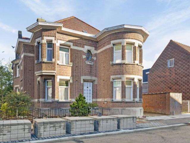 Unieke woning in authentieke Art Deco stijl in Staden