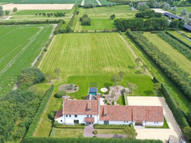 Unieke villa met weidse polderzichten