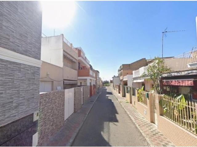 UNIFAMILIAR EN VENTA EN ALCALÁ DE GUADAIRA. Activo inmobiliario SIN POSESIÓN, NO VISITABLE