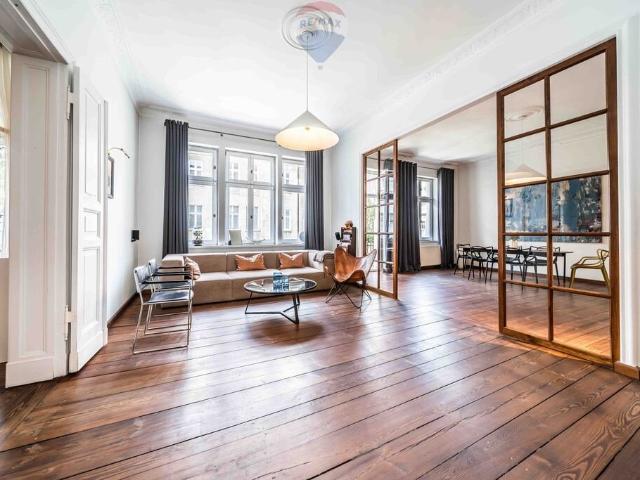 Unikatowy apartament 153 m² z 3 balkonami, kominkiem i zabytkowym piecem