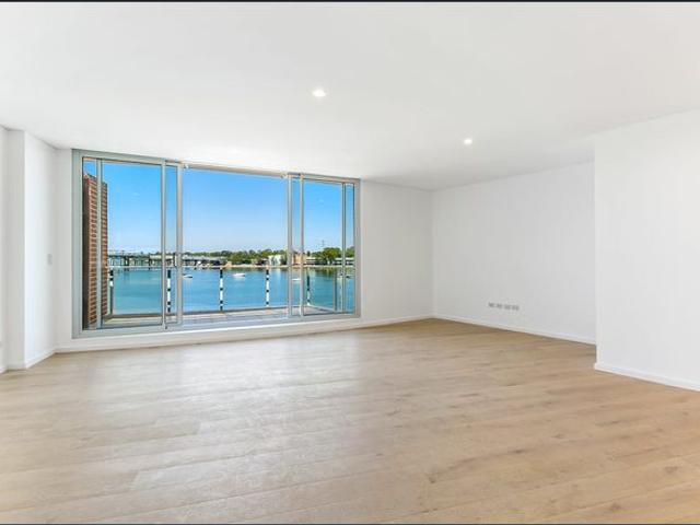 Uninterrupted Panoramic Water Views