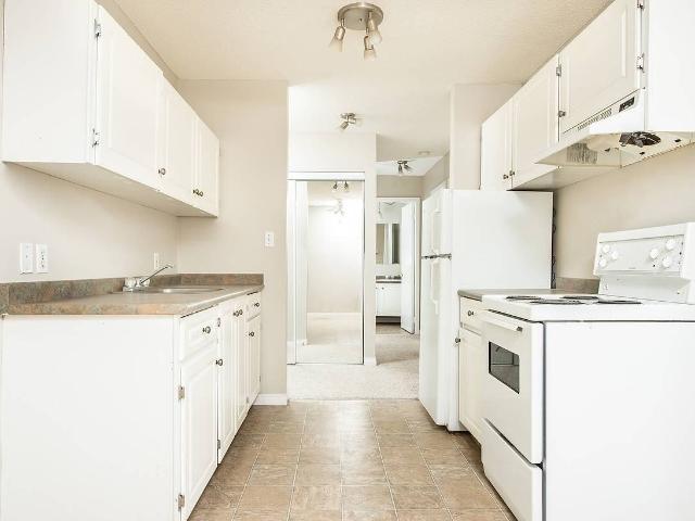 Union Square 1 Bedroom Apartment for Rent at 10607 104 St Nw, Edmonton, AB T5H 2W3 Central McDougall