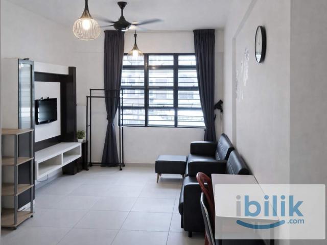 Unipark Master Room/3 Min Walk To KLUST/ 5 10 Min Drive To UNITEN/IOI
