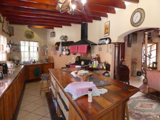 Unique 3 bedroom house with easy beach access across the road