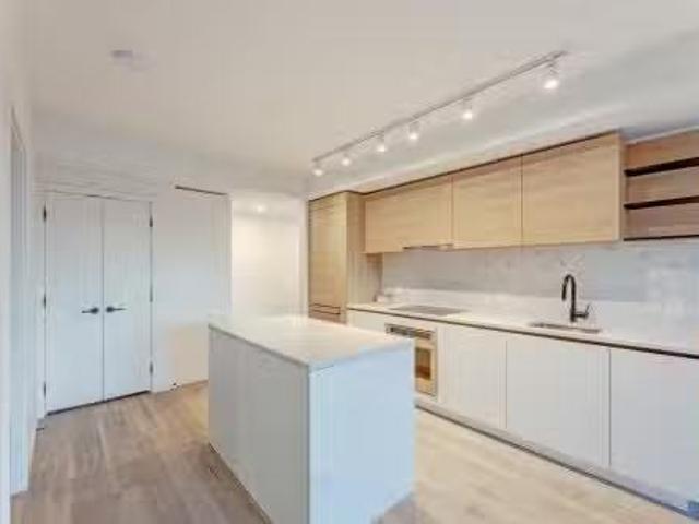 Rental! 1 BR 4Xx 10448 University Drive, Surrey, BC, V3T 0S7.