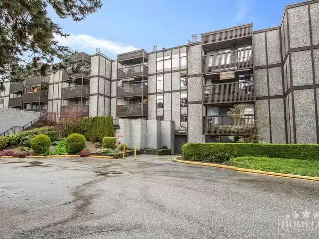 Unique 1 BR Apartment for rent in Surrey, North Surrey, Street.