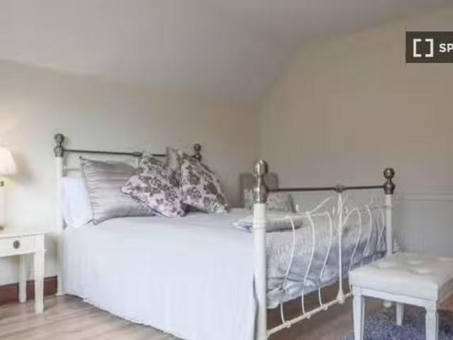 Charming 1 BR Room in shared flat for rent in Rathmichael, Dub.