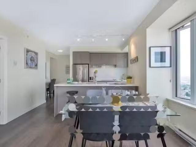 Unique 2 BR Apartment for rent in Burnaby, Burnaby South, 36xx.