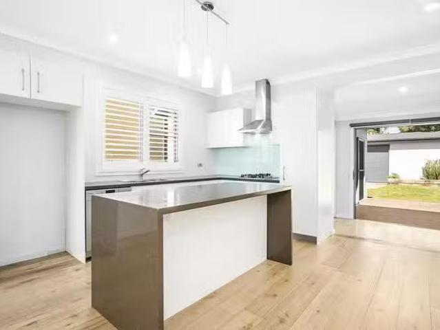 Cozy 44 Durbar Avenue, Kirrawee, NSW 2232