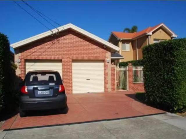 Cheap 83 Russell Avenue, Sans Souci Townhouse for rent Listed.